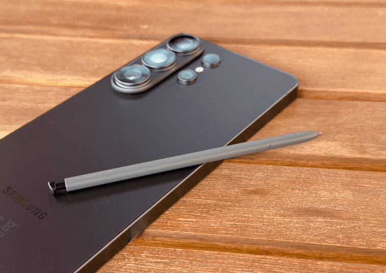 One UI 9 Beta 6 gecikiyor: Galaxy S25 ve S24 için beta hazırlığı başladı