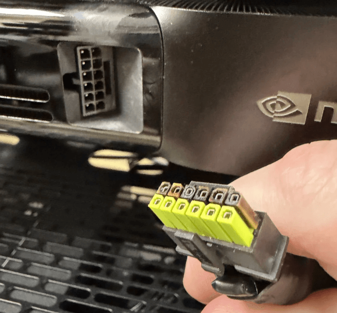 ASRock 1650W güç kaynağının termal koruması, 16.000 dolarlık RTX PRO 6000 kablosunun erimesini PSU ucunda durduramadı