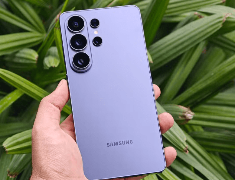 Galaxy S27 Ultra yatay kamera adasına geçebilir: İki farklı boyut gündemde