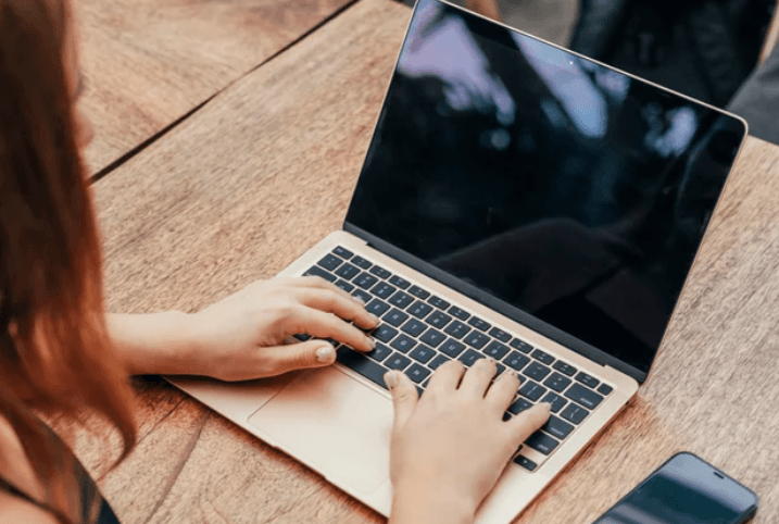 MacBook’unuzu dışarıda kullanmadan önce bilmeniz gerekenler