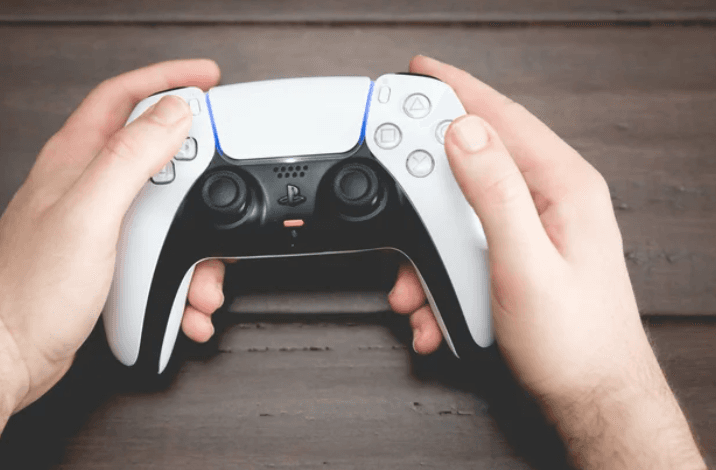 PlayStation 5 DualSense Kumandası Ne Kadar Dayanır?
