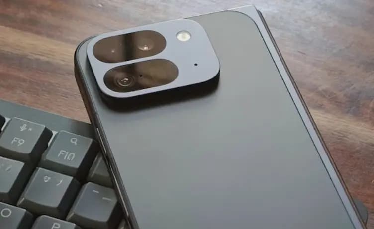 Google Pixel 10 Pro Fold'un yeni renk seçenekleri ortaya çıktı