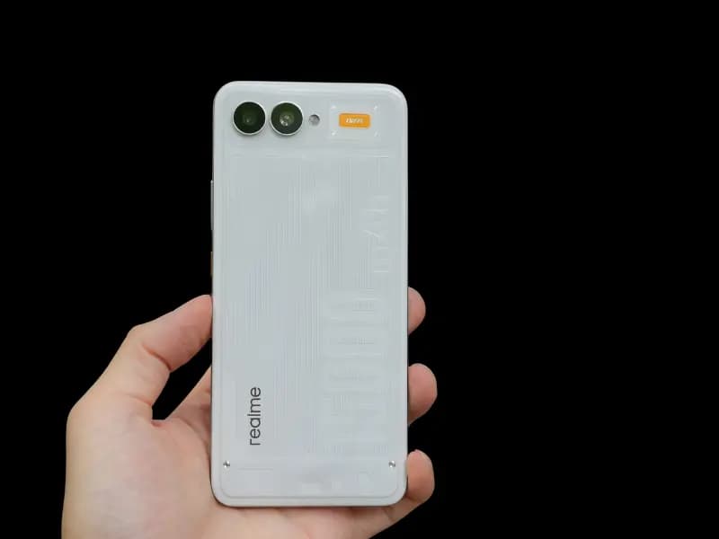 Realme 15.000 mAh bataryalı konsept telefonuyla dikkat çekiyor