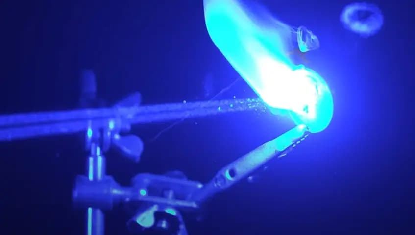 YouTube videosuyla laser tabancası tartışması başladı