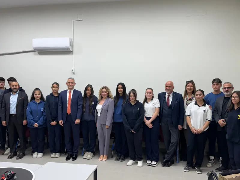 TÜBİSAD deprem bölgesindeki gençlere teknoloji odaklı destek sunuyor