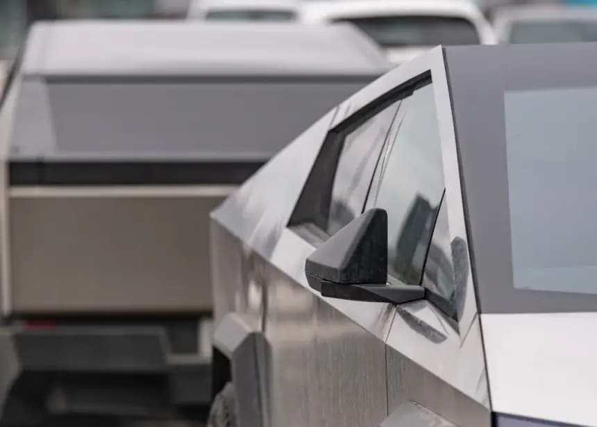 Tesla Cybertruck yine geri çağrıldı: bu kez tekerleklerin fırlama riski ortaya çıktı