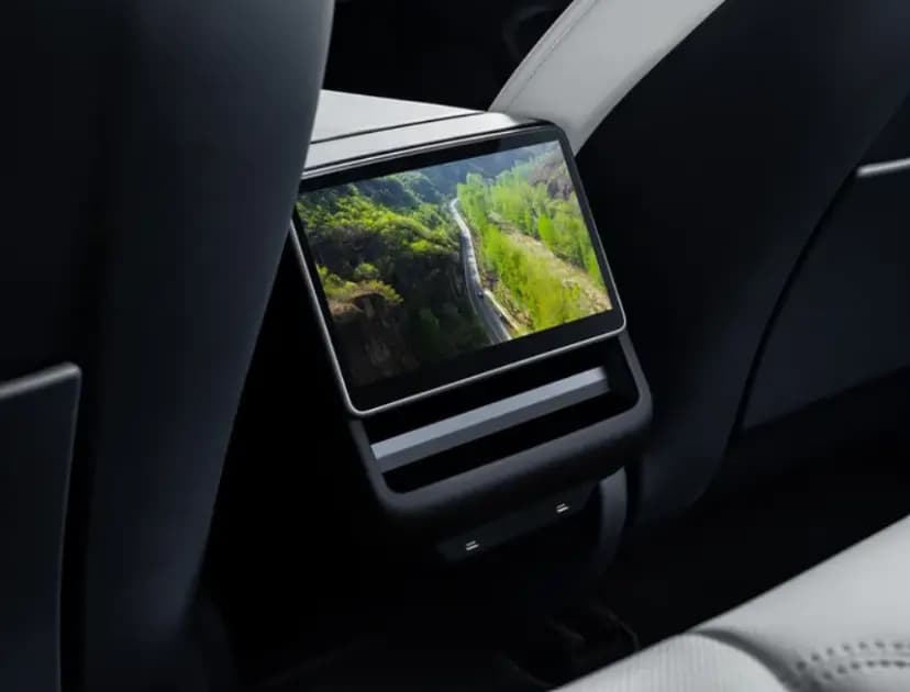 Tesla'nın yaz güncellemesi Grok'u gerçek bir araç asistanına dönüştürüyor