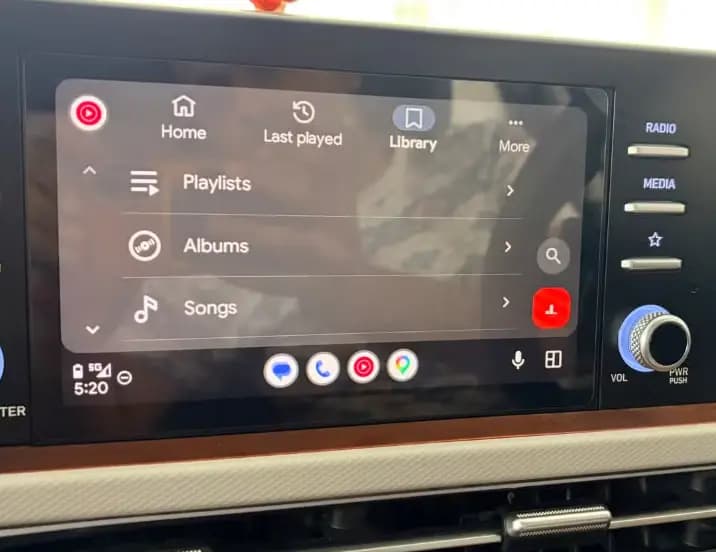 Android Auto 17.3 yayınlandı: Sürekli çökmelere karşı kritik güncelleme dağıtılıyor