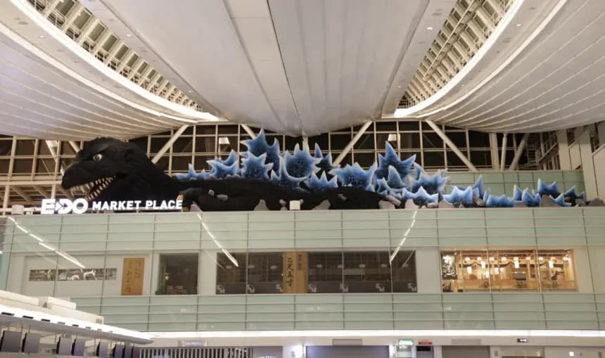 Godzilla uluslararası yolcuları karşılamaya başlıyor!