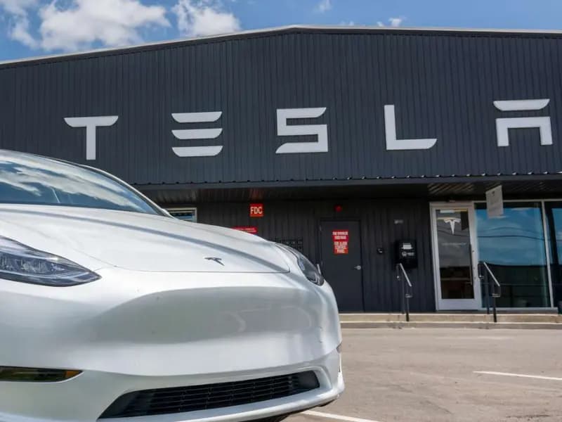 Tesla FSD sistemini abonelik modeline geçiriyor