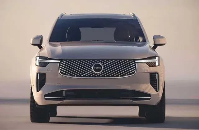 Volvo ES90: Geleceğin Süper Bilgisayarlı Elektrikli Sedanıyla Tanışın!