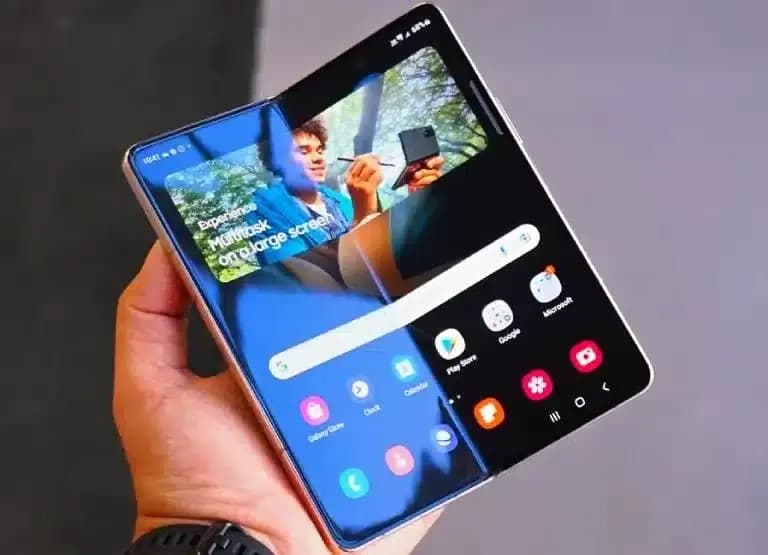 Katlanabilir Telefonlar: Yenilikçi Teknolojinin Geleceği