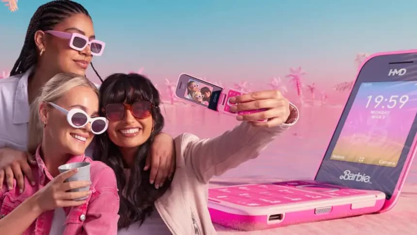 Barbie Temalı Retro Telefon Ekim'de Piyasaya Çıkıyor