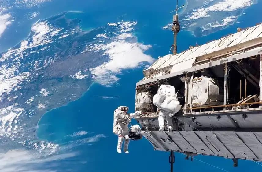 Elon Musk, Uluslararası Uzay İstasyonu'nun (ISS) Geleceğini Tartışıyor