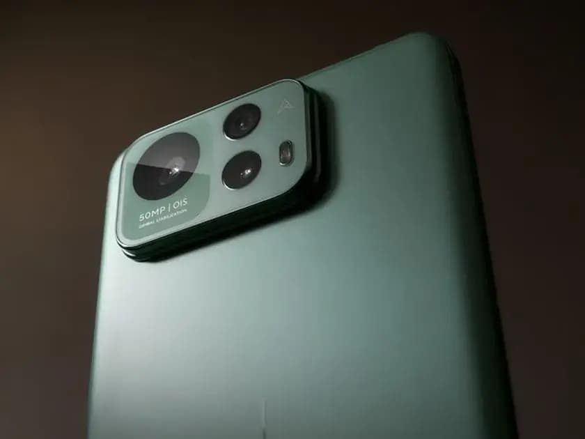 ASUS Zenfone 12 Ultra: İnternet Olmadan Çalışan Yapay Zeka Teknolojisi
