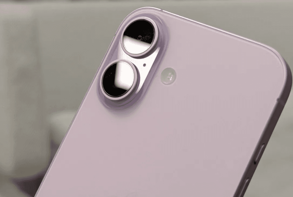 Apple ve Samsung en çok satan 10 telefonu paylaştı: Lider iPhone 17
