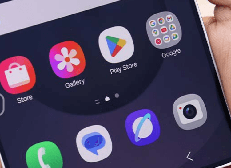 Google Mesajlar tek elle kullanımı kolaylaştıran iki özellik kazanıyor