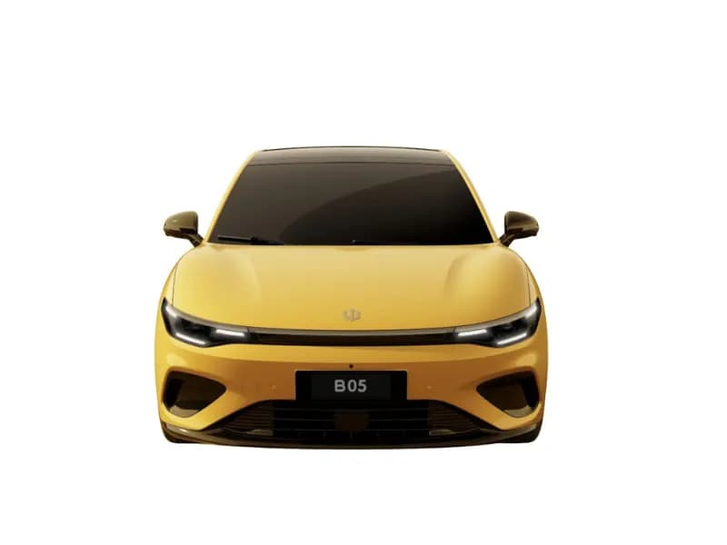 Volkswagen Golf’e rakip Çinli Leapmotor B05 Avrupa’da tanıtıldı