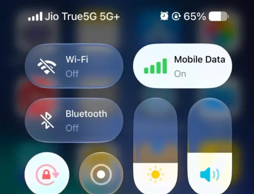 iOS 27 Beta 3 yayınlandı: Siri yenilendi, Liquid Glass tasarımı geliştirildi ve birçok yeni özellik eklendi