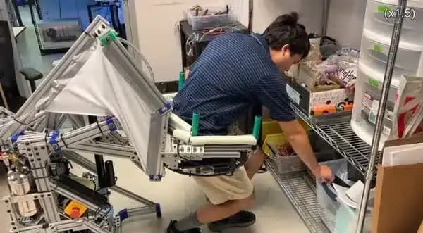 Yaşlı Bakım Robotu E-BAR: Düşmeleri Önleyen Yeni Nesil Destek Teknolojisi