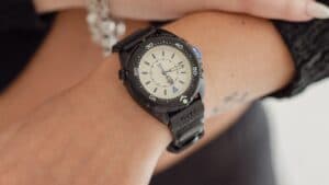 Timex, 36 mm Intrepid Blackout Saatini Dayanıklı ve Sade Tasarımla Piyasaya Sürdü