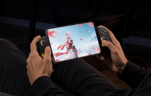 iQOO'dan Yeni Oyun Kumandası: Hall Effect Joystick, Modüler Tutma Yerleri ve 15W Şarj Desteğiyle Geliyor