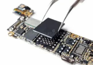 Akıllı Telefon Üreticileri Uygun Fiyatlı Modeller İçin Kullanılmış Bellek Çiplerine Yöneliyor