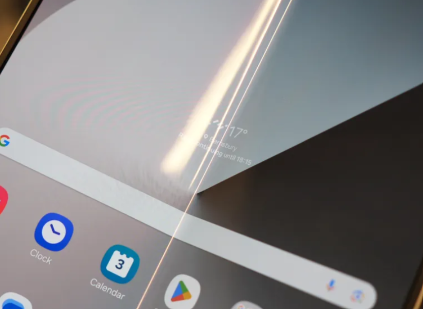 Galaxy Z Fold 9, daha kalın 60 mikron UTG ekranıyla katlanma izini azaltabilir