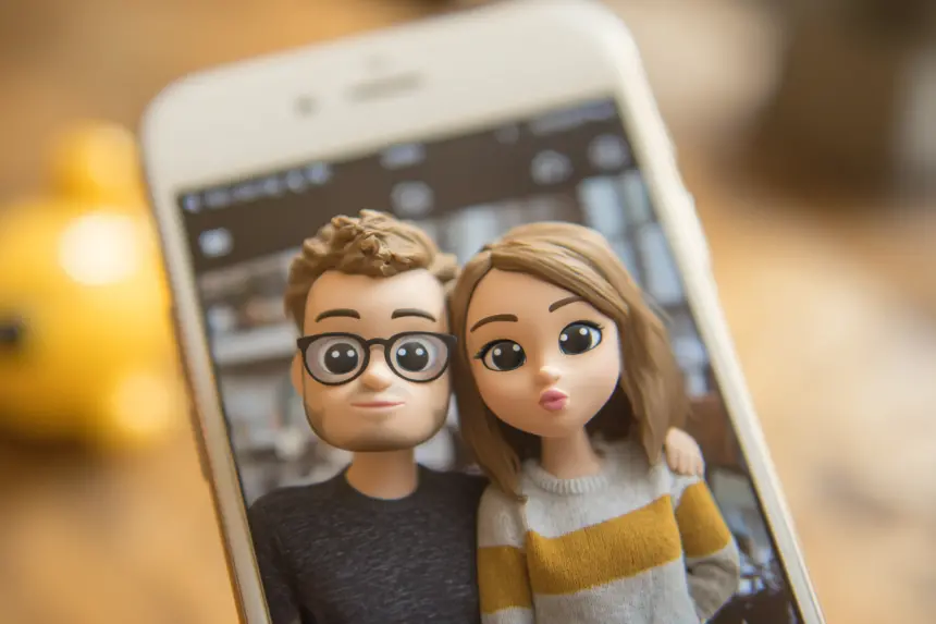 pala_Akll_telefon_ekrannda_yklenen_bir_selfie_grseli_ve_hemen_b61e20a9-3ffe-41a8-bb72-a9fd6bae1ae3_2