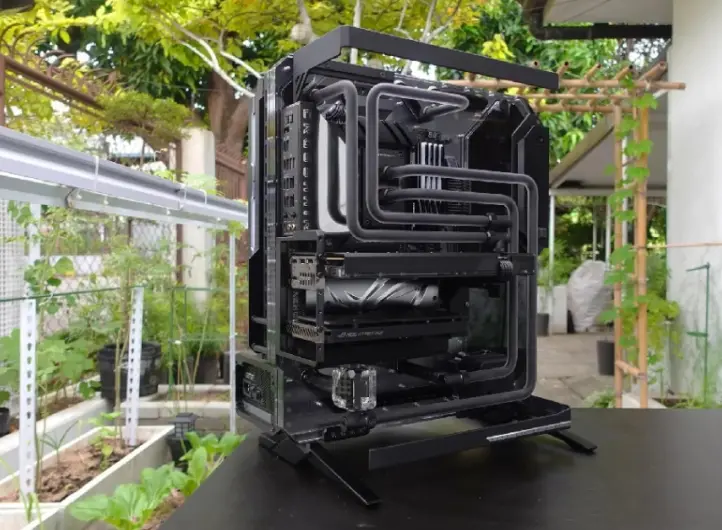 Dark Matter isimli PC toplama projesi bilim kurgu filmlerinden fırlamış gibi görünüyor