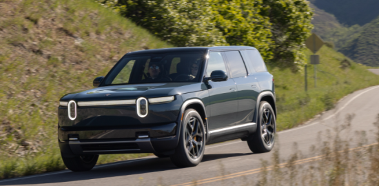 Rivian R2 sahneye çıktı: Tesla Model Y'ye meydan okuyan elektrikli SUV yollara çıkıyor