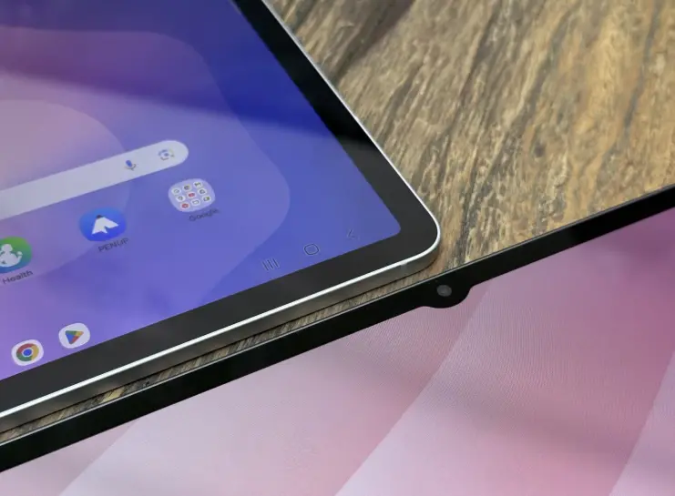 Samsung tabletlerde yeni dönem başlayabilir: One UI 9, delikli ekran tasarımına işaret ediyor