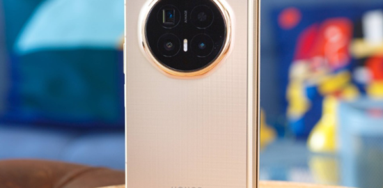 Honor'un geniş ekranlı katlanabilir telefonu ortaya çıktı: Dev batarya ve 200 MP kamera iddiası