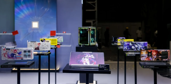 NVIDIA, BW2026'da oyun temalı özel RTX 5080 ekran kartlarını sergiliyor