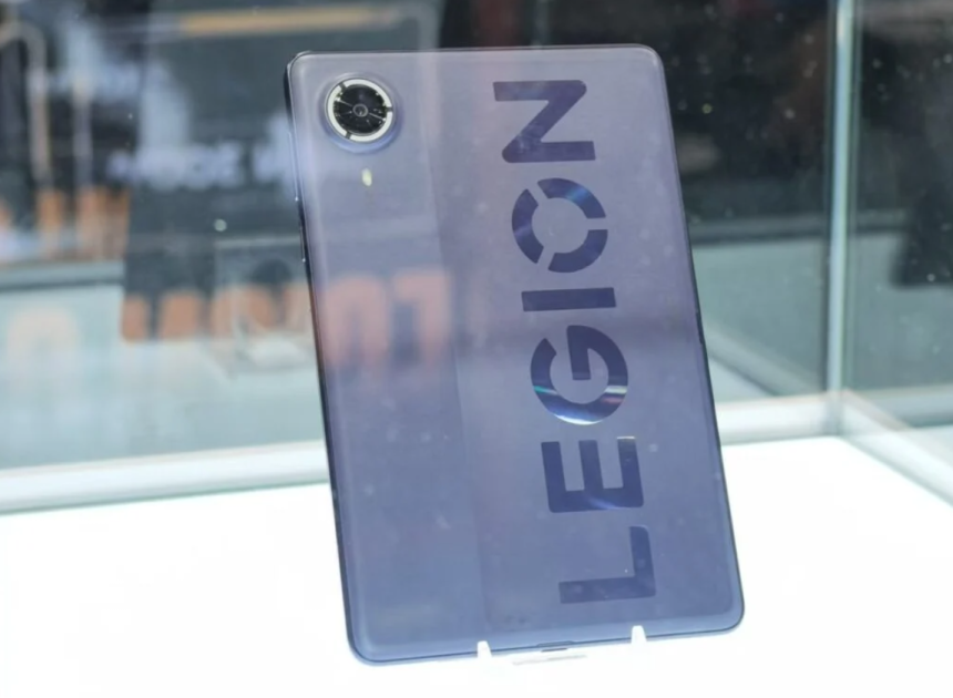 Lenovo'nun gizemli Legion oyun tableti ortaya çıktı: RGB aydınlatmalı kamera tasarımı dikkat çekti