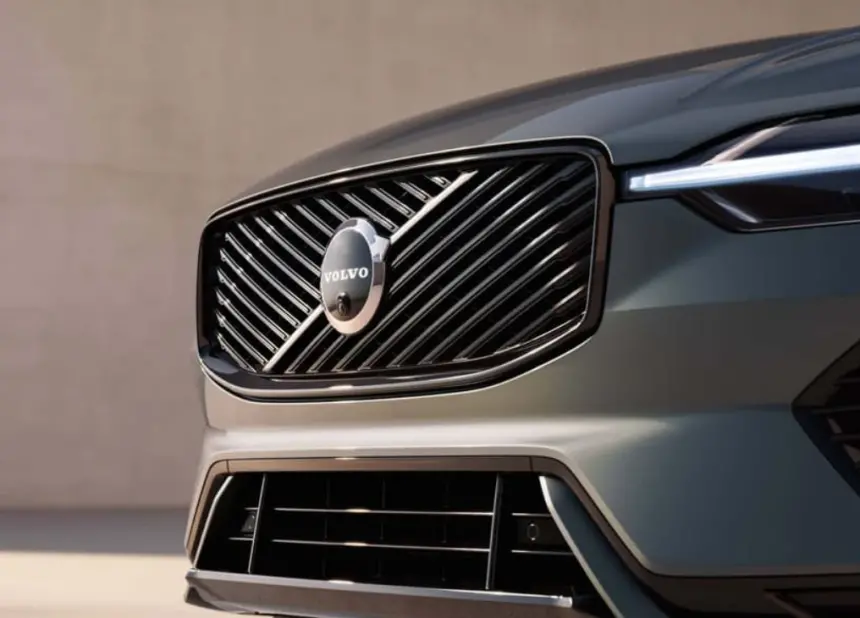 Volvo XC60 büyük dönüşüme hazırlanıyor: Elektrikli otomobillere yaklaşan menzil sunacak