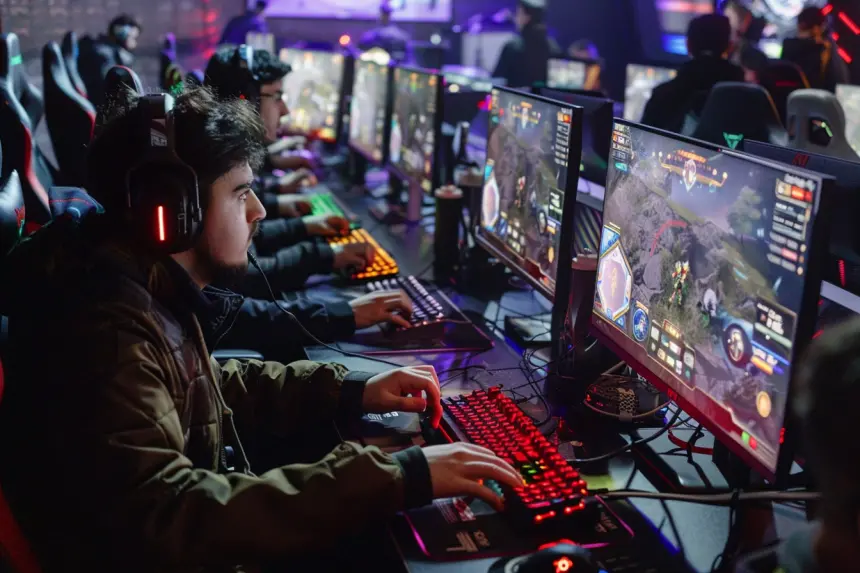 pala_ift_eleme_formatnda_oynanan_kapal_eleme_sahnesi_oyuncula_cd3dadcf-a41f-471d-87fe-ed8e209bc743_2