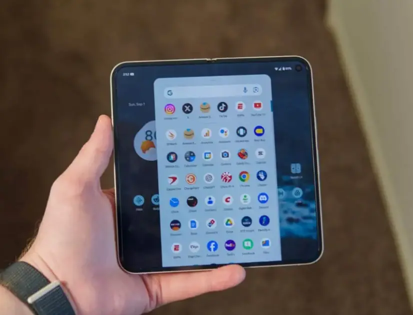 Google Pixel 9 Pro Fold ile Apple iPhone 15 Pro karşılaştırması: Katlanabilir deneyim mi, kompakt amiral gemisi mi?