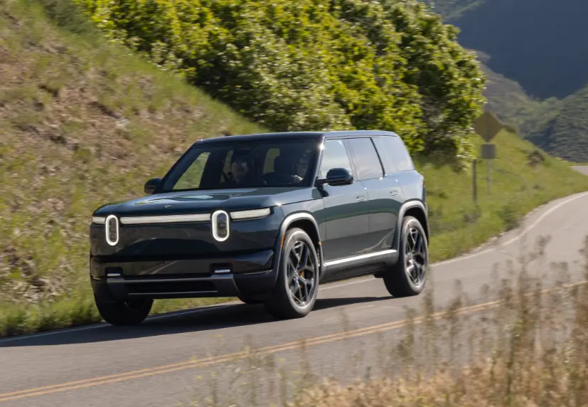 Rivian R2 sahneye çıktı: Tesla Model Y'ye meydan okuyan elektrikli SUV yollara çıkıyor