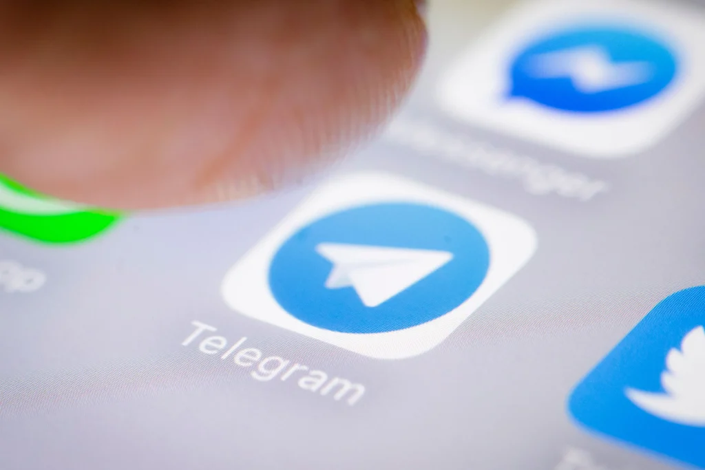 Telegram, Özel Çıkartmalar ile WhatsApp'a Yetişiyor