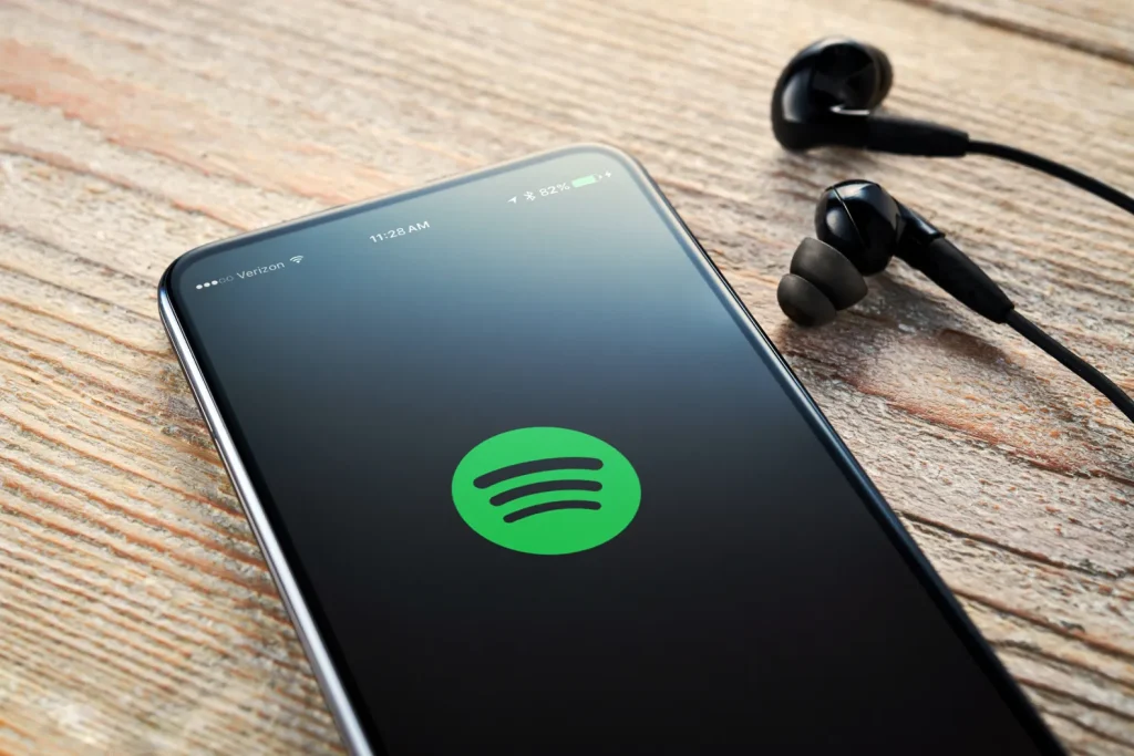 Müzik Yayıncıları, Spotify'ı Kandırmaca Abonelik Planı ile Suçluyor 