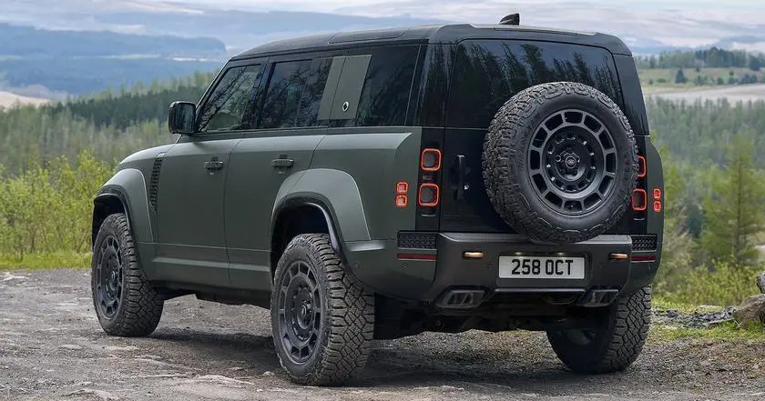 Land-Rover-Defender-OCTA-Resmi