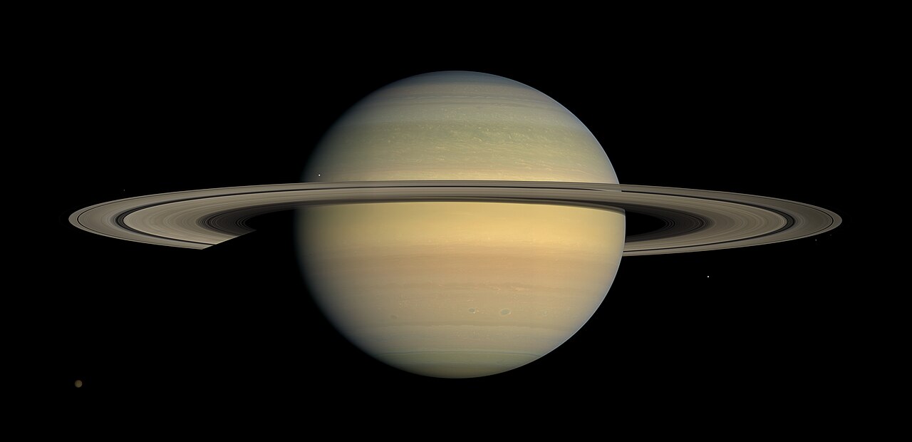 1280px-Saturn_during_Equinox