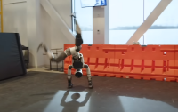 Boston Dynamics’in İnsansı Robotu Atlas, Breakdance Yapmayı ve Çift Takla Atmayı Başardı