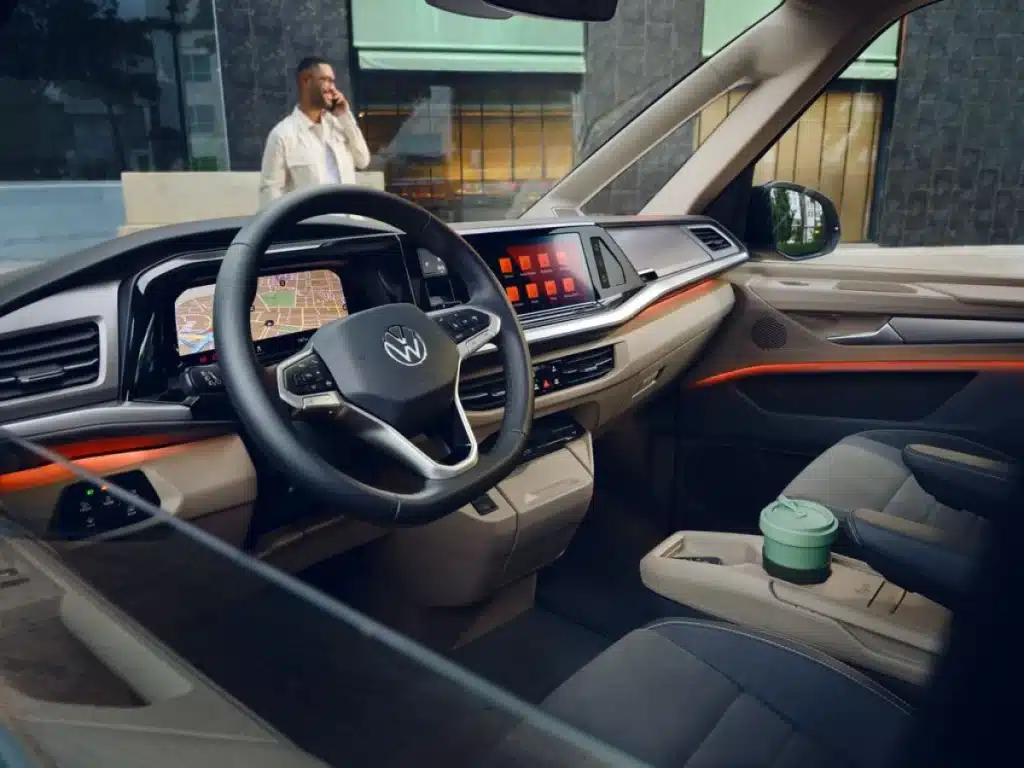 vw-multivan-ehybrid-ic-tasarimi