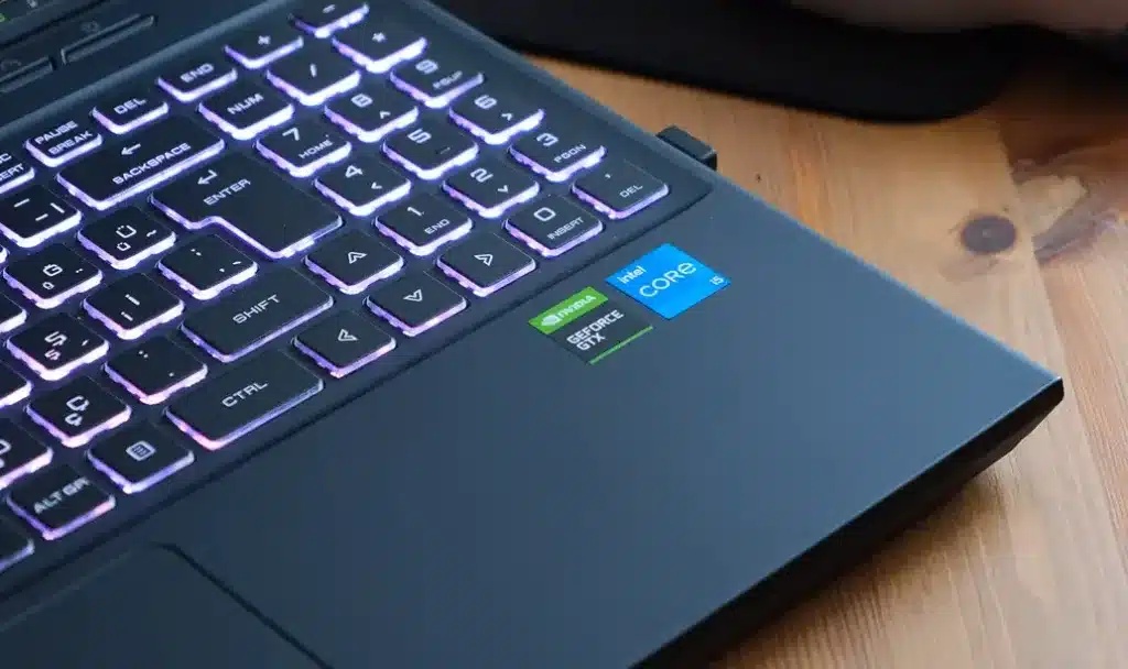 Laptop Alırken Dikkat Edilmesi Gerekenler 2025